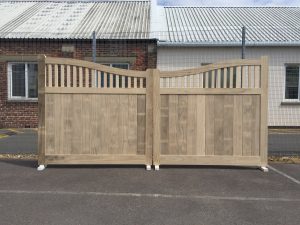 Oak gates timber hampshire uk