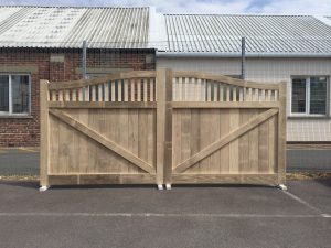 Oak gates timber Hampshire uk